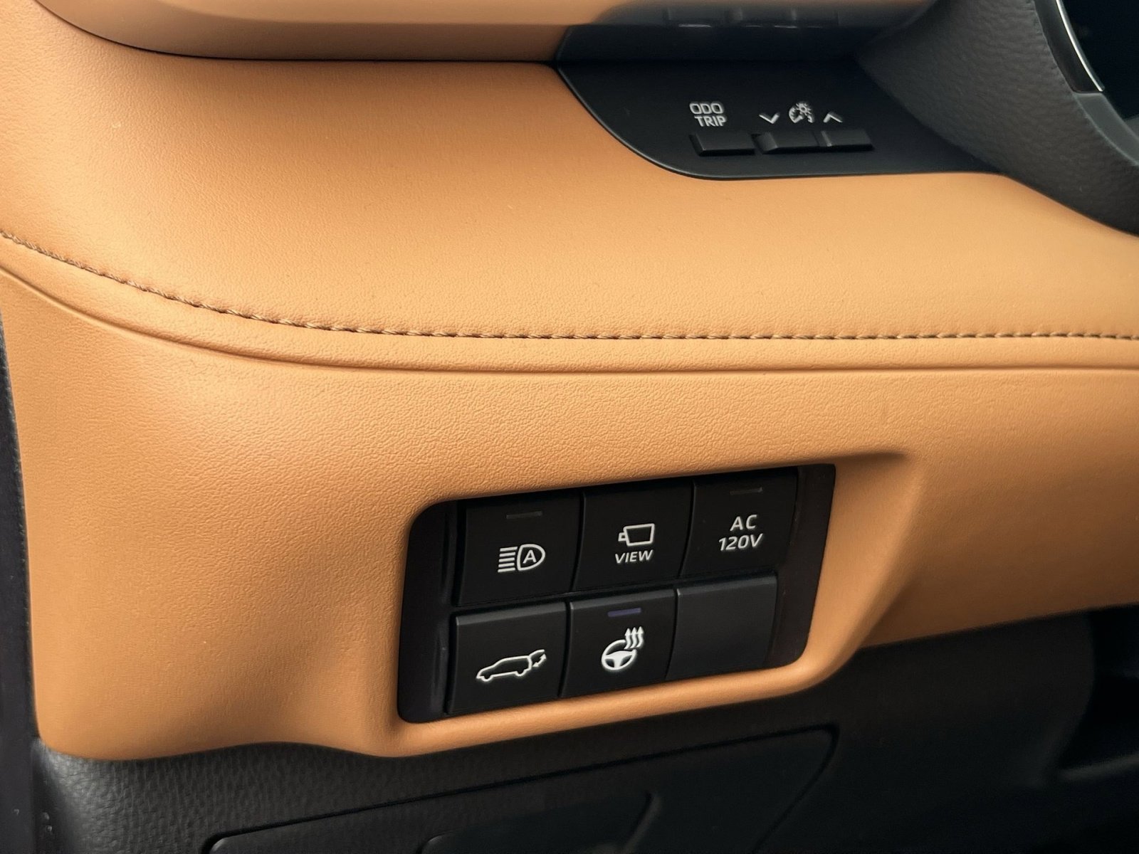 New 2026 Toyota Highlander Platinum image 23