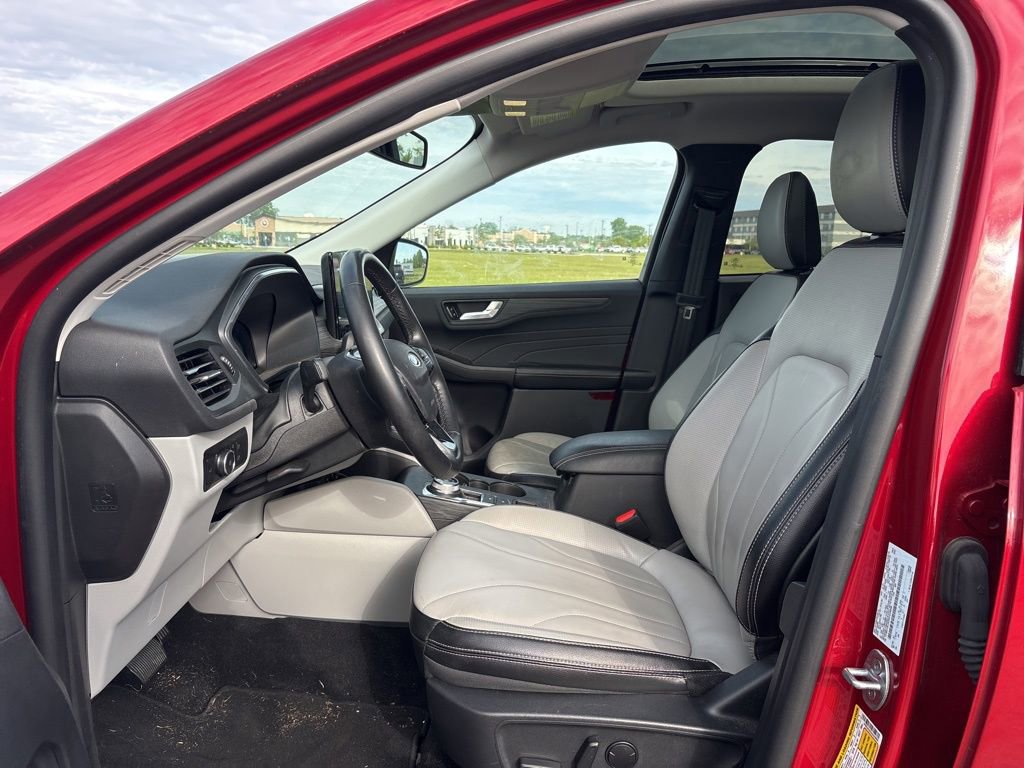 Used 2025 Ford Escape Platinum w/ Premium Technology Package AWD/4WD image 15