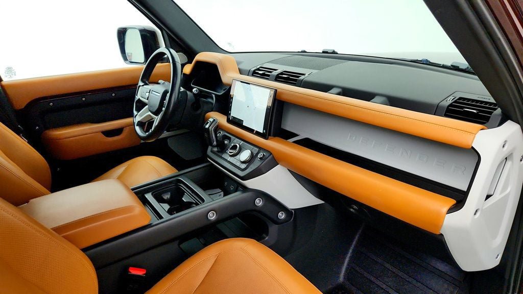 Used 2023 Land Rover Defender 130 SE AWD/4WD image 26