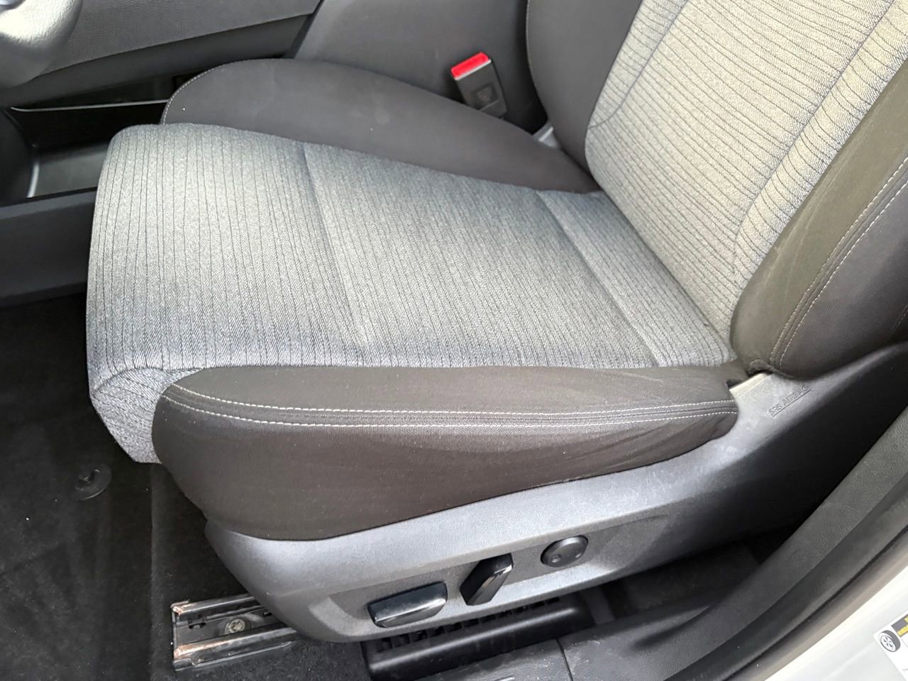 Certified 2023 Nissan Rogue SV image 33