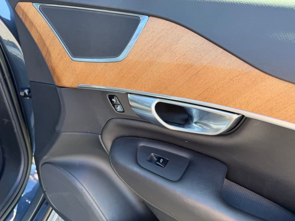 Used 2023 Volvo XC90 B6 Plus w/ Protection Package Premier image 30