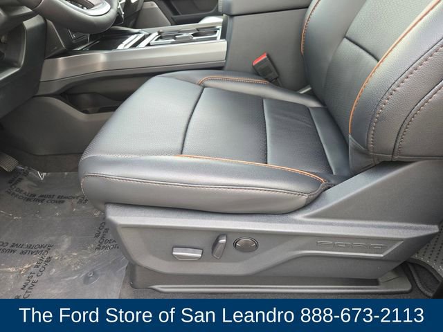 New 2026 Ford F250 Lariat w/ Black Appearance Package image 16
