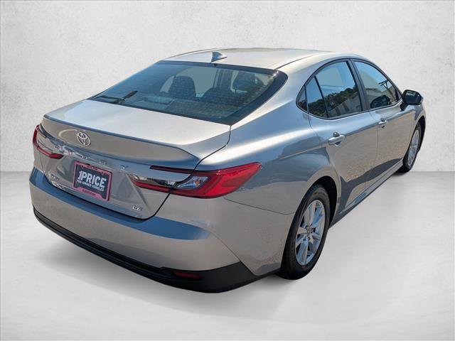 Used 2025 Toyota Camry LE FWD image 5