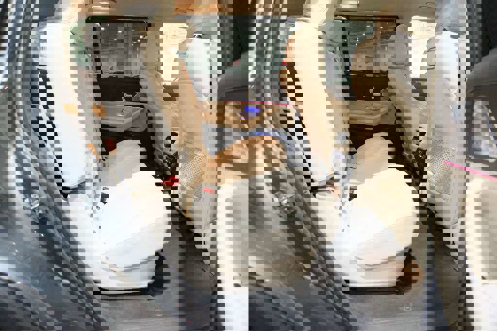 Used 2020 Mercedes-Benz GLS 450 4MATIC image 28