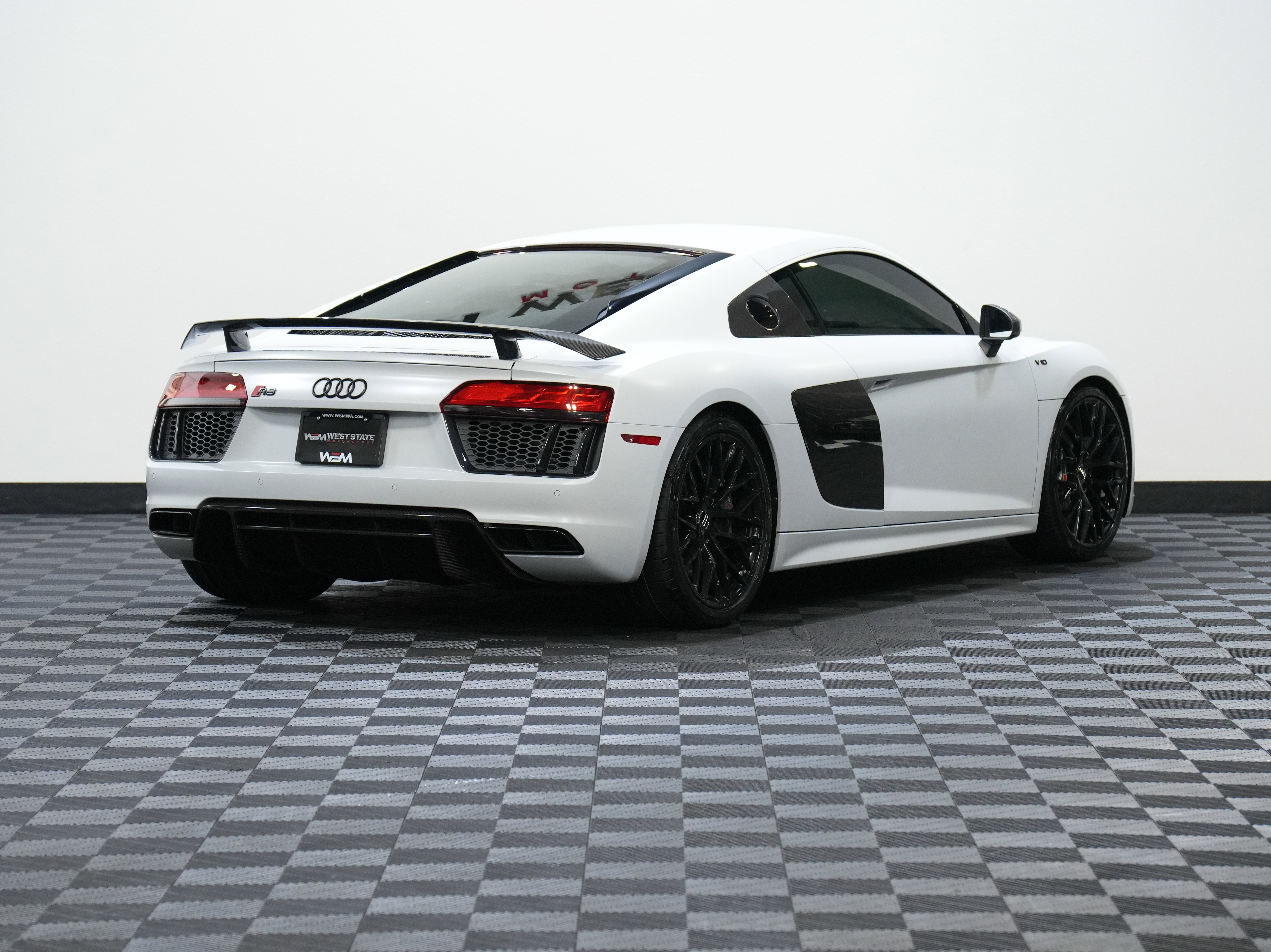 Used 2018 Audi R8 V10 plus image 6