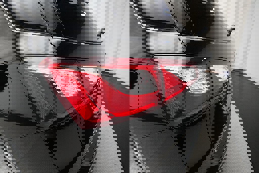 Used 2021 Chevrolet Equinox Premier image 36