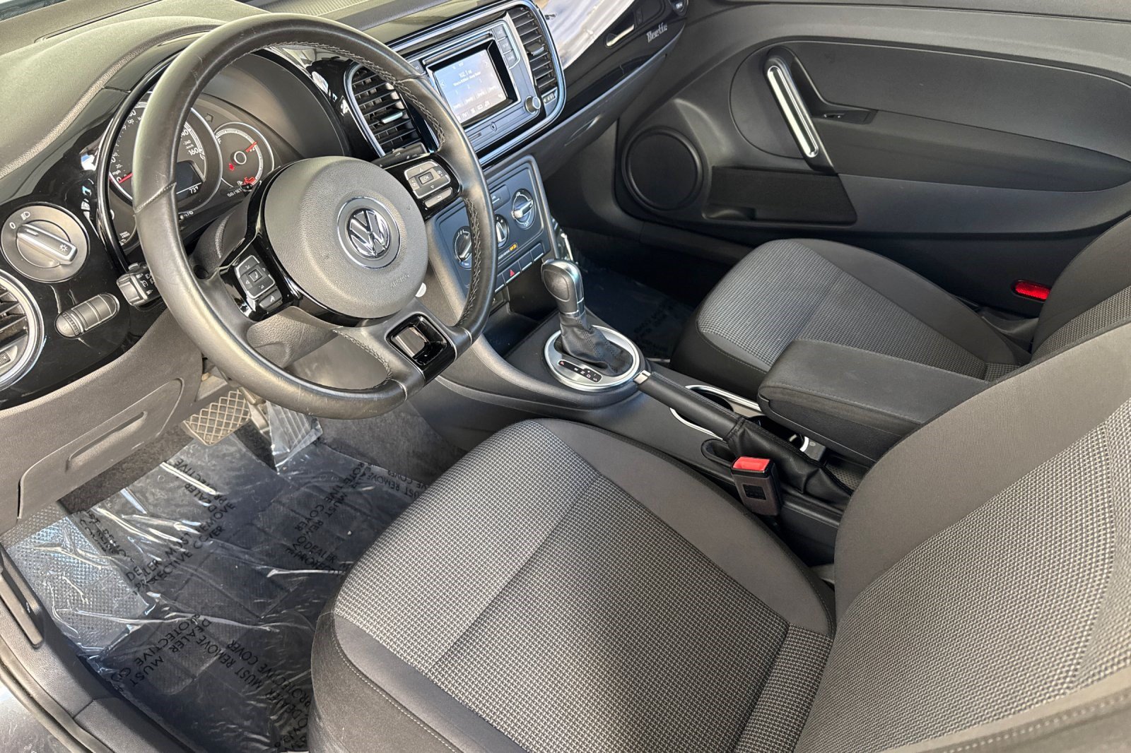 Used 2019 Volkswagen Beetle 2.0T S FWD image 4