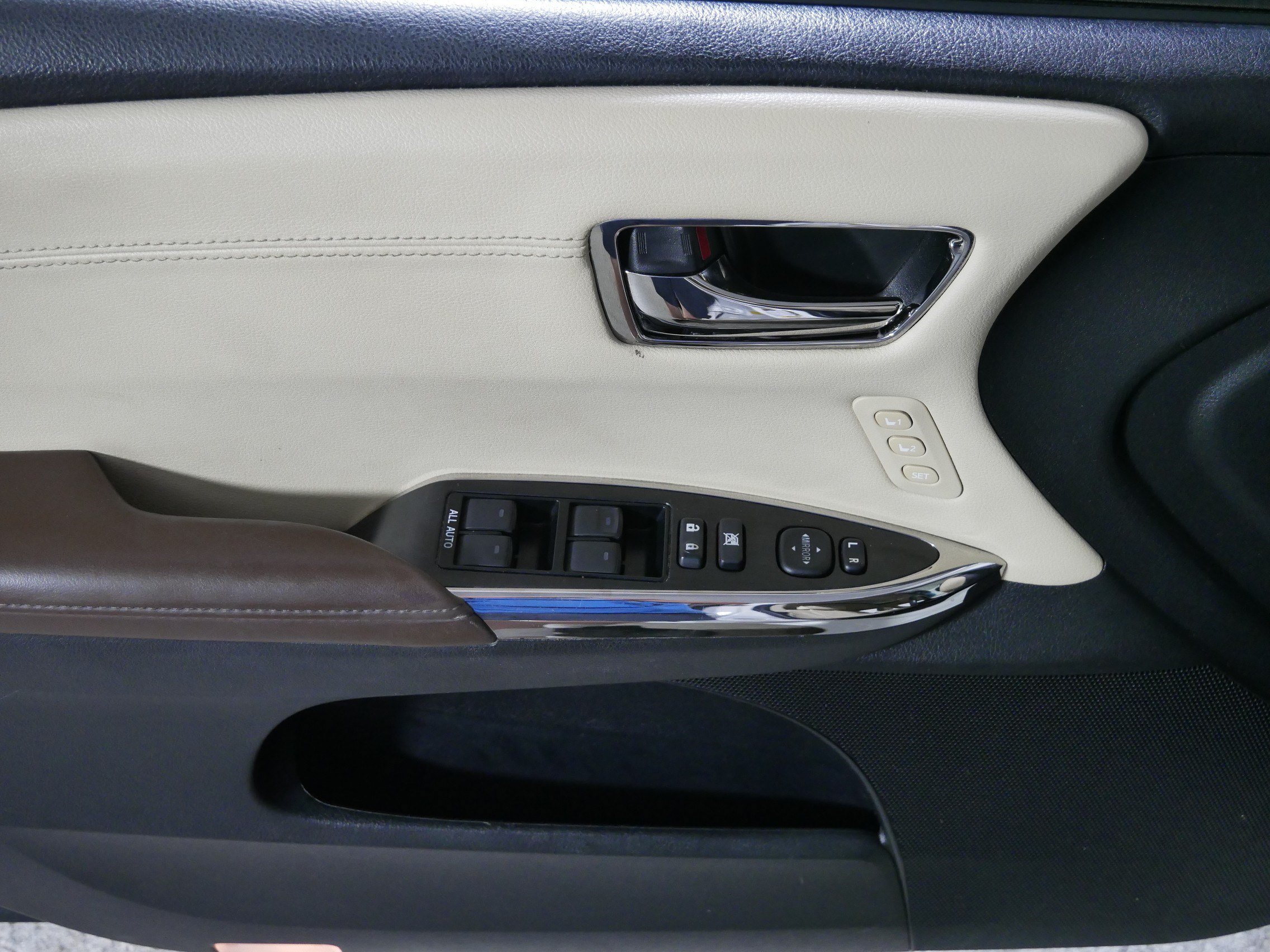 Used 2015 Toyota Avalon XLE Touring FWD image 19