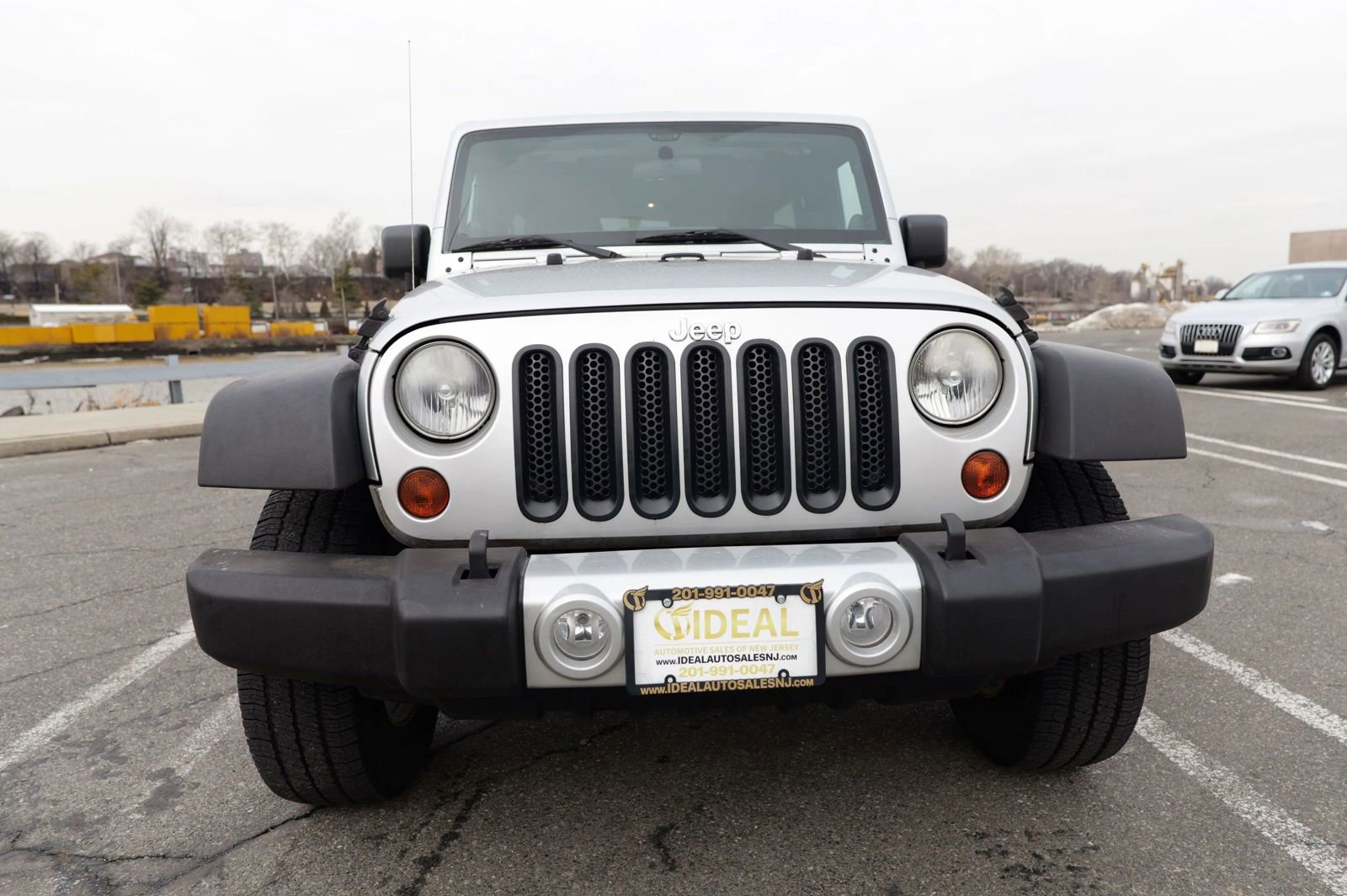 Used 2011 Jeep Wrangler Unlimited Sport AWD/4WD image 2