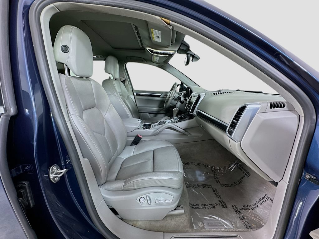 Used 2014 Porsche Cayenne Diesel AWD/4WD image 31