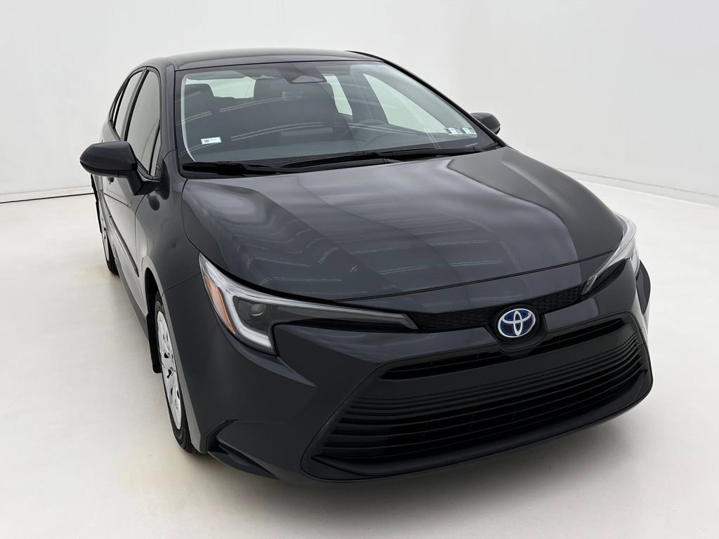 Used 2024 Toyota Corolla LE FWD image 3
