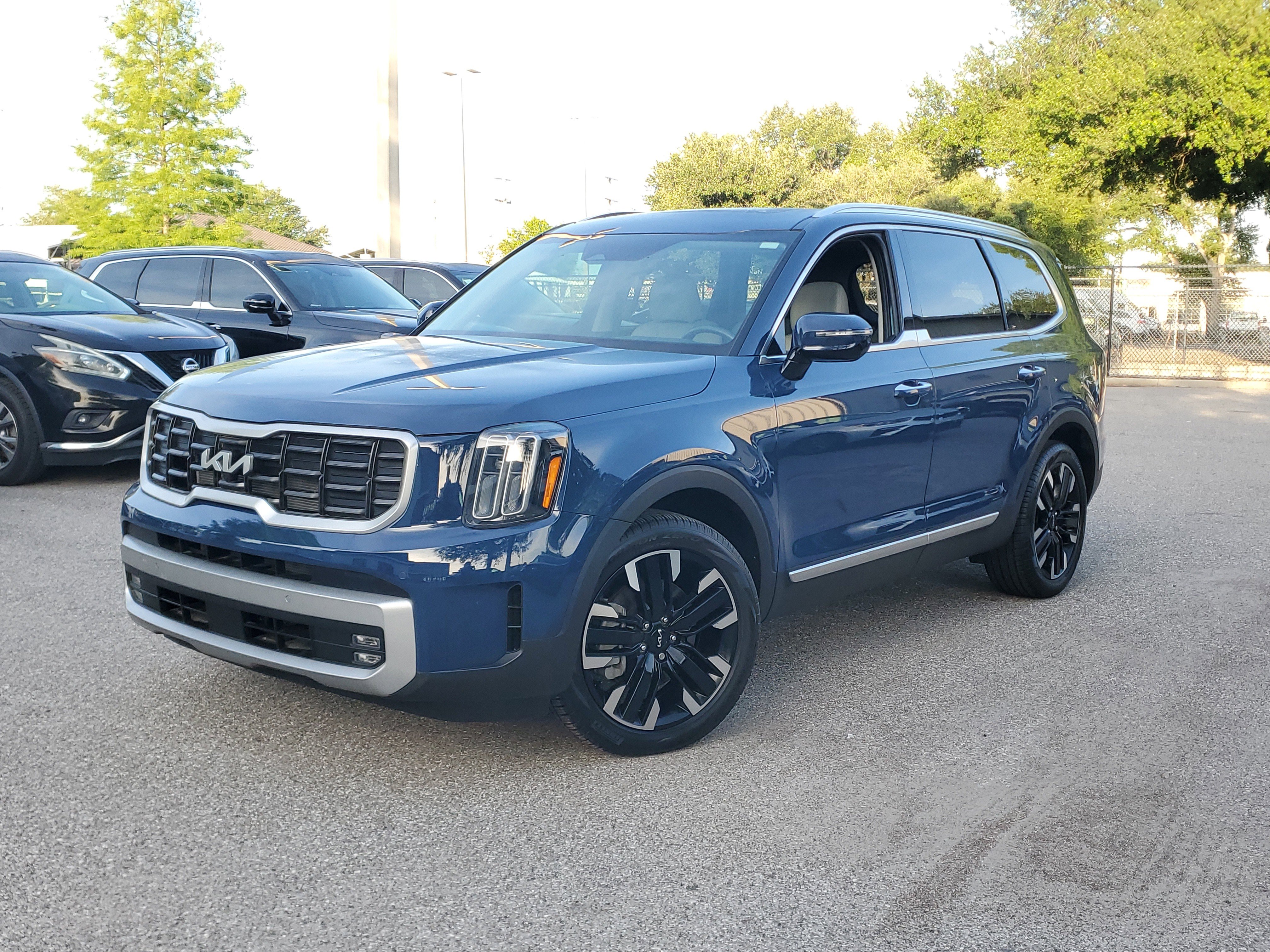 Used 2023 Kia Telluride SX