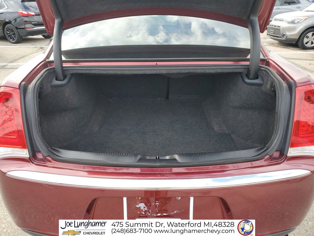 Used 2016 Chrysler 300 Limited image 25