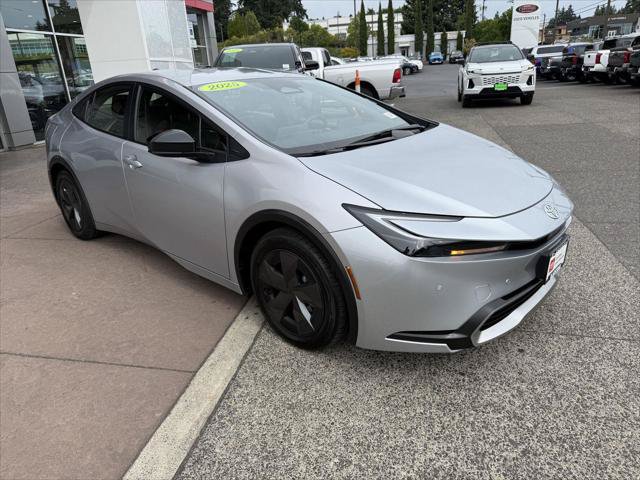 Certified 2025 Toyota Prius Plug-In Hybrid FWD image 10