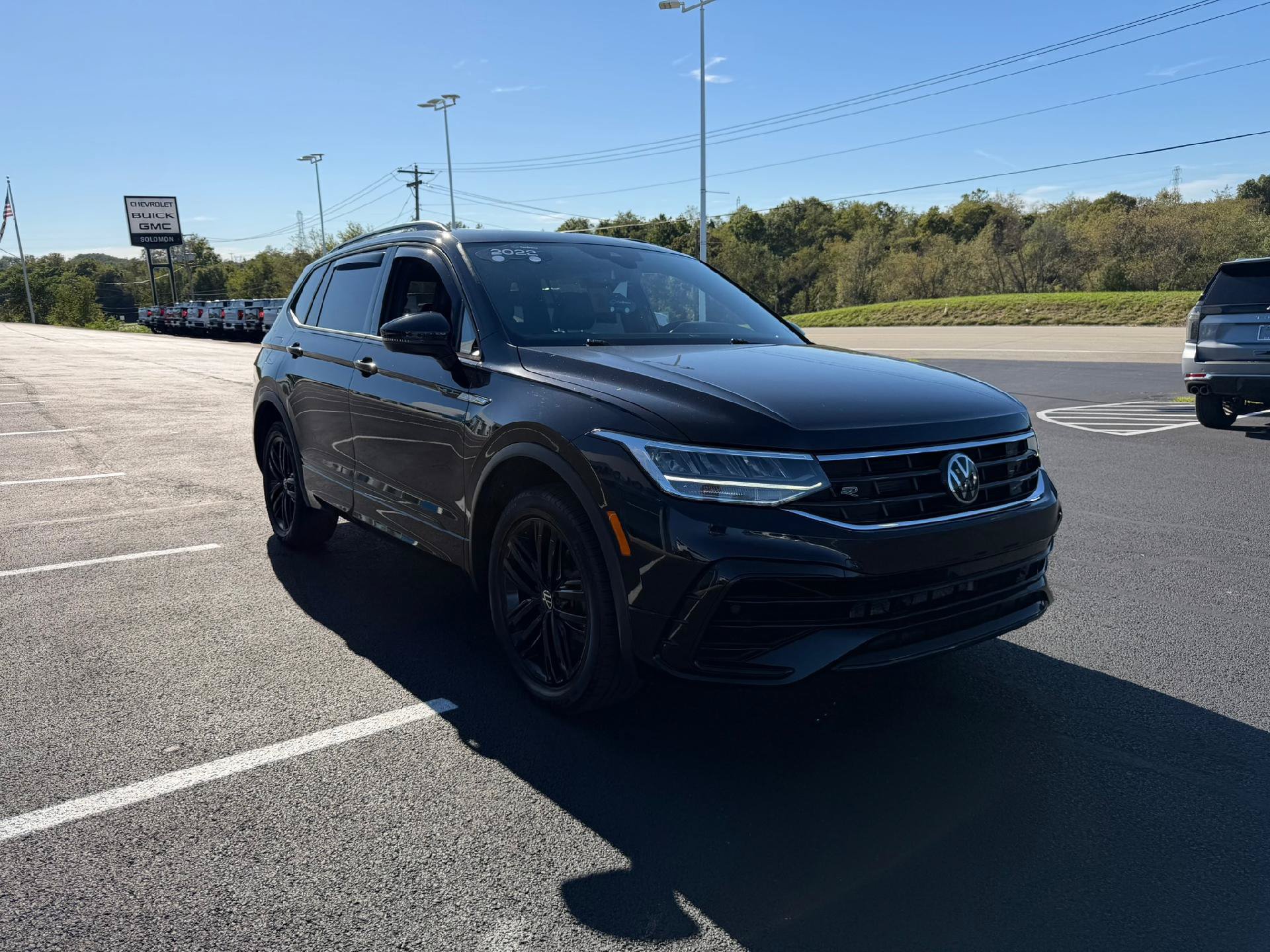 Used 2022 Volkswagen Tiguan SE R-Line AWD/4WD image 8