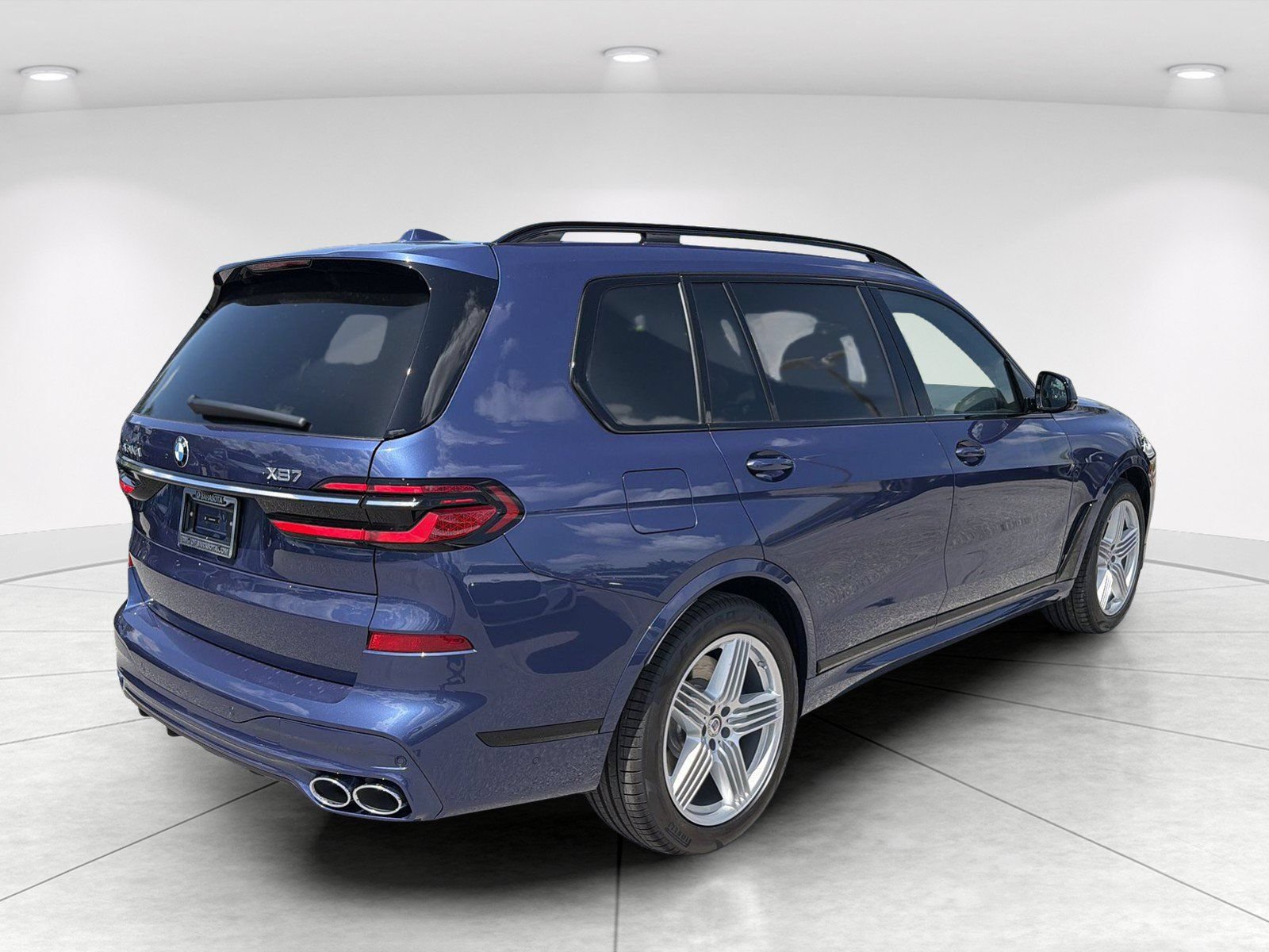 New 2026 BMW ALPINA XB7 AWD/4WD image 4