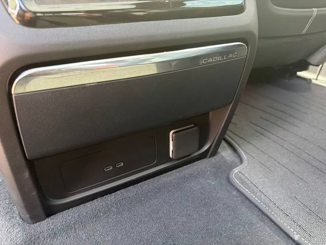 Certified 2025 Cadillac Escalade IQ Luxury 2 w/ LPO, Premium Carpet Package AWD/4WD image 27