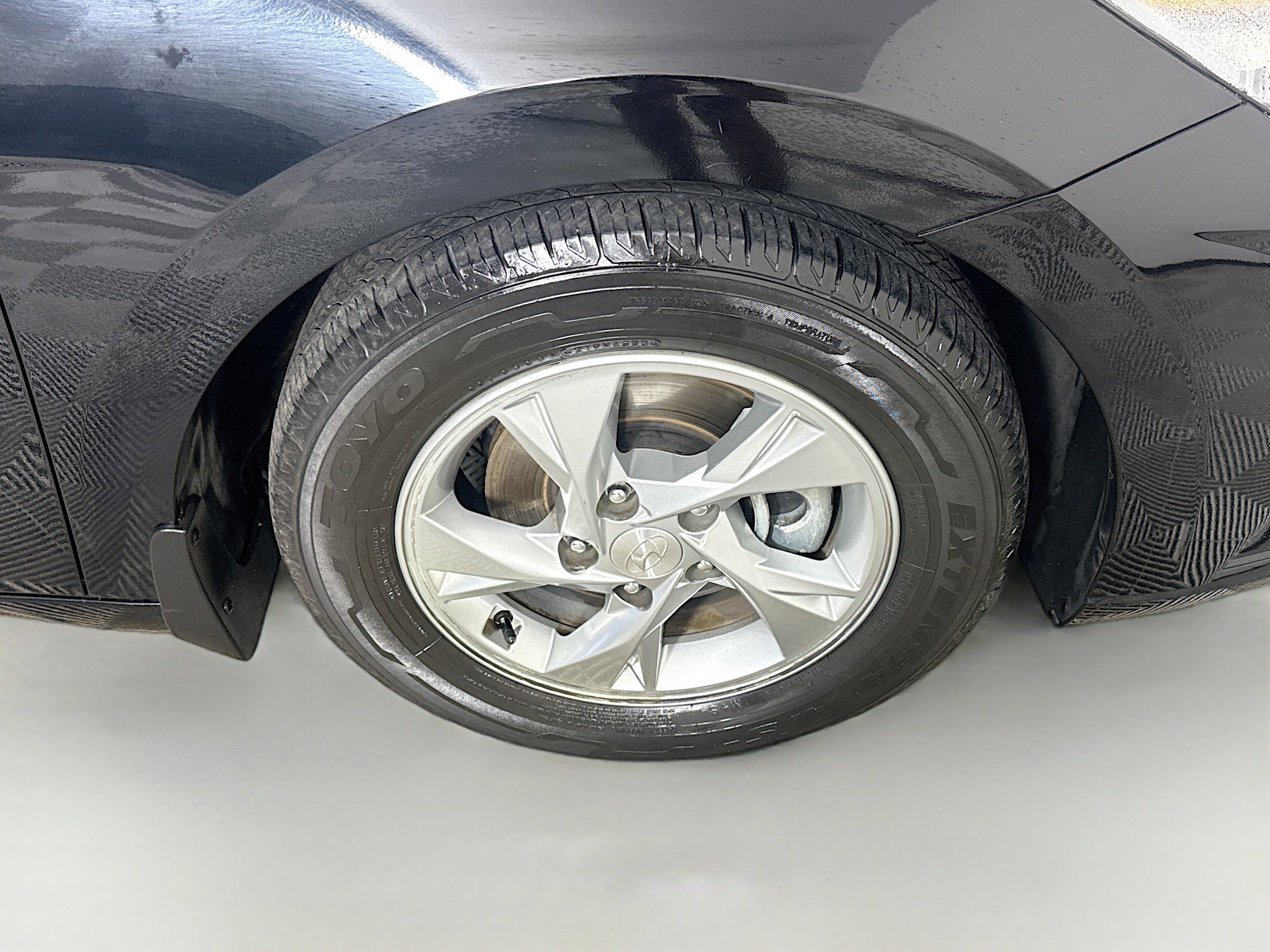 Used 2023 Hyundai Elantra SE image 31