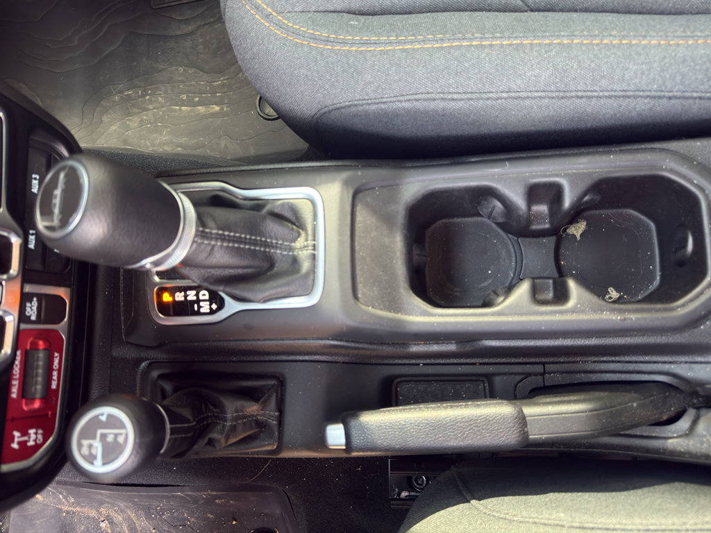 Used 2024 Jeep Gladiator Willys image 12