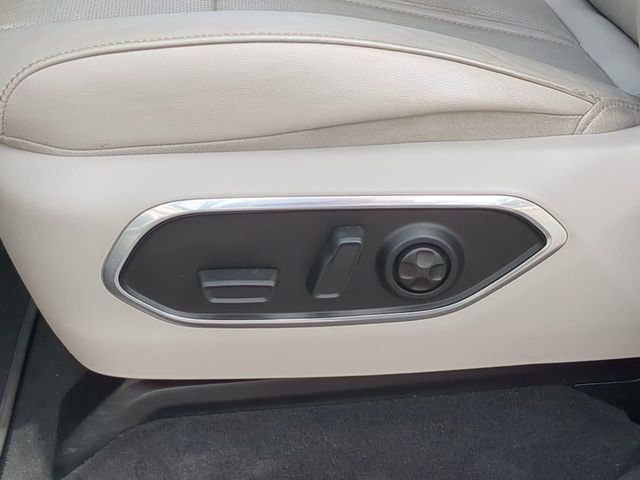 Used 2024 Jeep Wagoneer L 4WD image 25