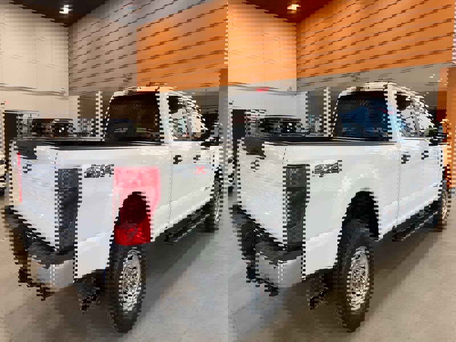 Used 2022 Ford F350 XL w/ Power Equipment Group image 5