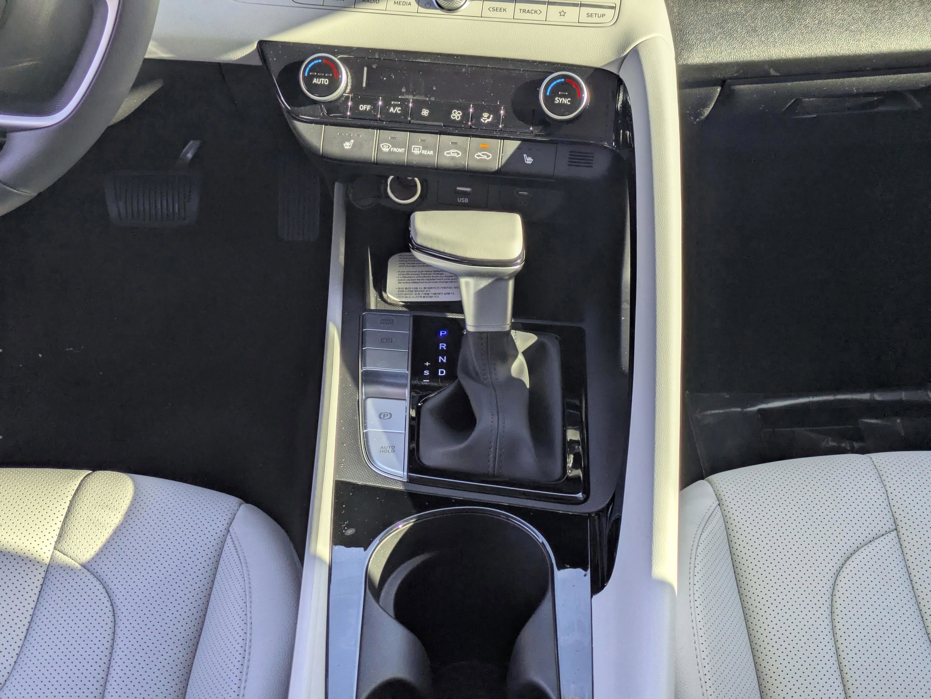 New 2026 Hyundai Elantra Limited image 23