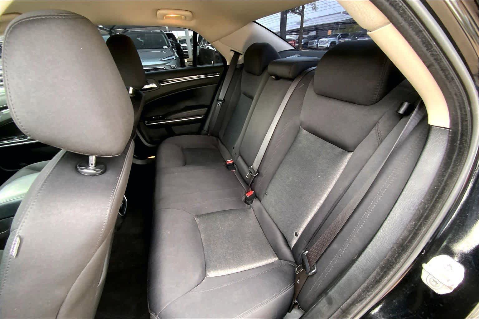 Used 2023 Chrysler 300 Touring w/ Sport Appearance Package RWD image 19