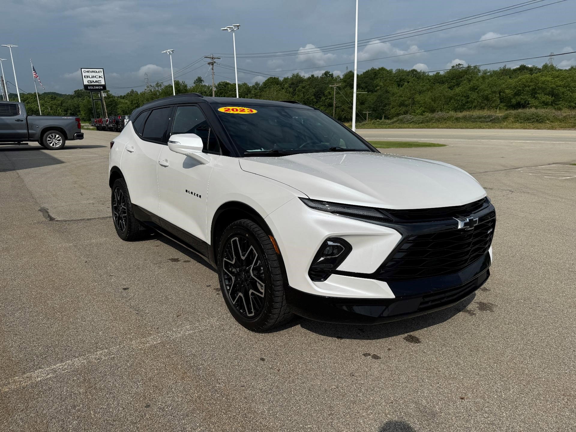 Certified 2023 Chevrolet Blazer RS w/ Driver Confidence II Package image 12