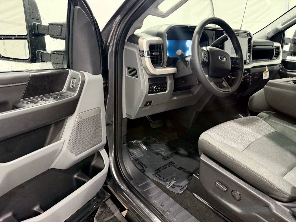 New 2026 Ford F250 XLT w/ XLT Premium Package image 33