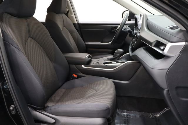Used 2024 Toyota Highlander LE image 13