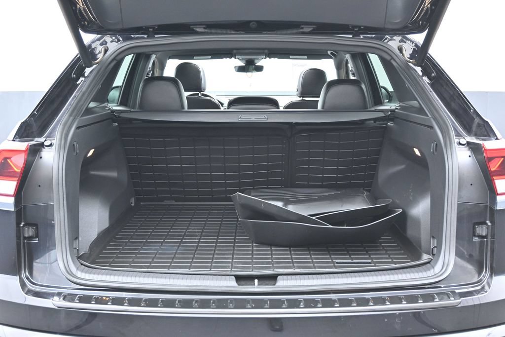 Used 2021 Volkswagen Atlas Cross Sport SEL Premium AWD/4WD image 16