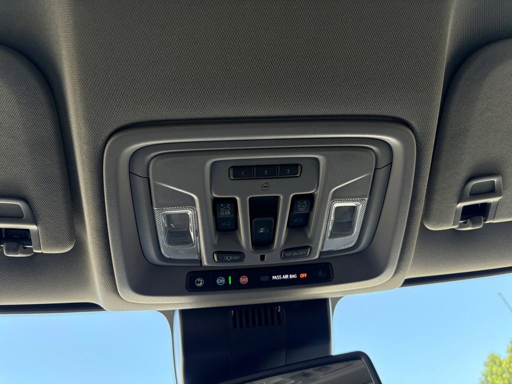 Used 2023 Chevrolet Silverado 1500 LTZ w/ LTZ Premium Package image 30