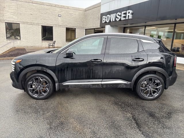 Certified 2025 Nissan Kicks SR image 2