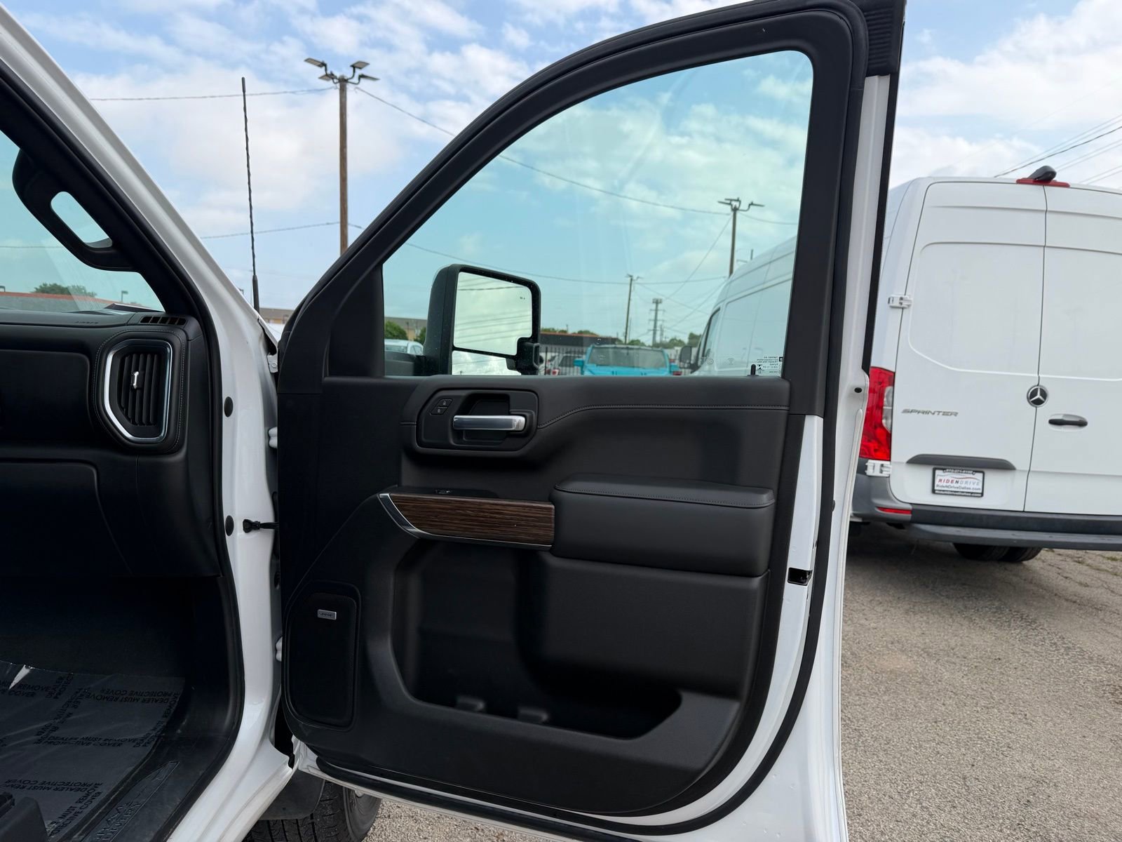 Used 2022 Chevrolet Silverado 3500 High Country w/ Z71 Off-Road Package AWD/4WD image 24