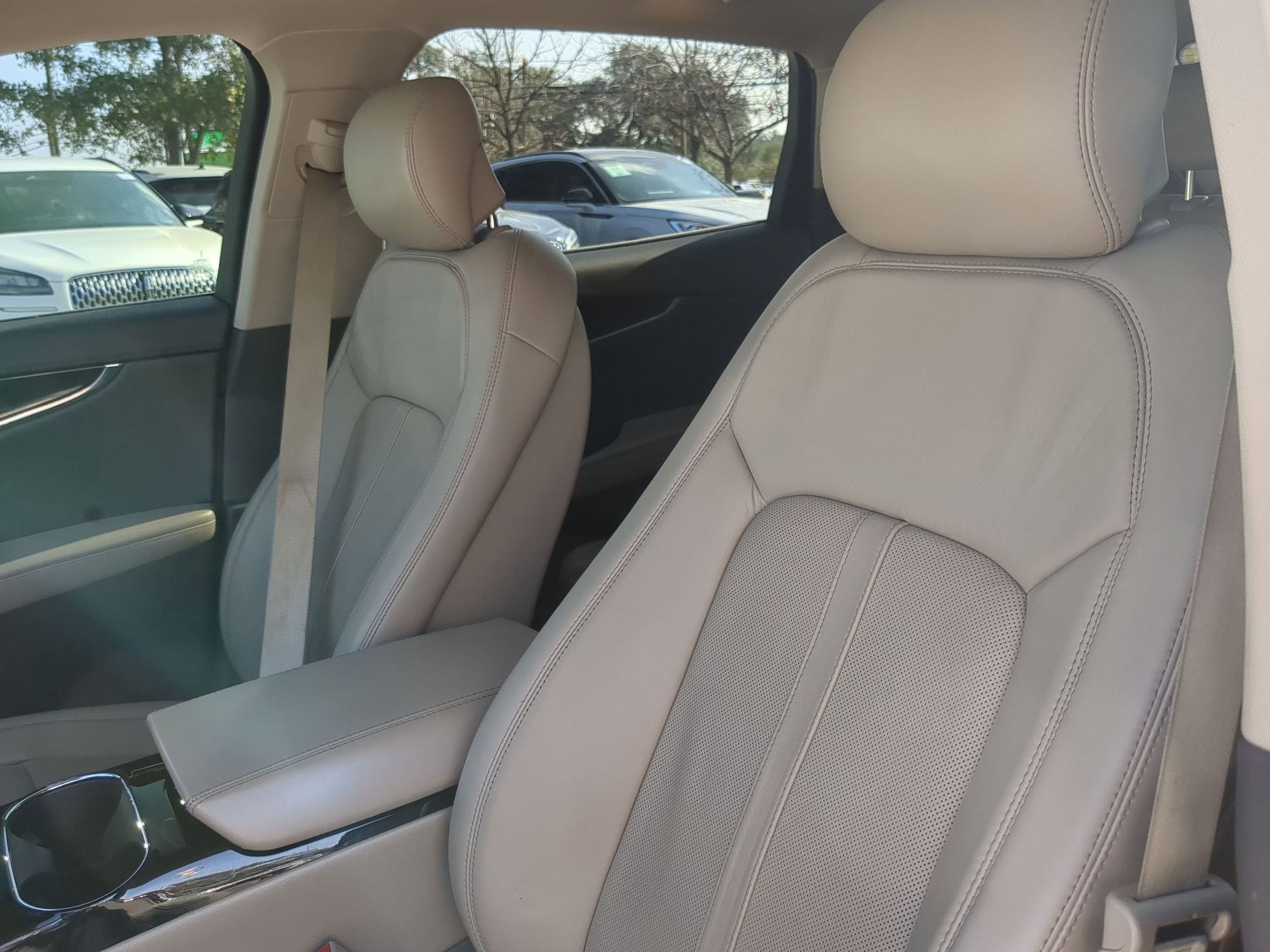 Used 2021 Lincoln Nautilus Reserve w/ Equipment Group 201A FWD image 11