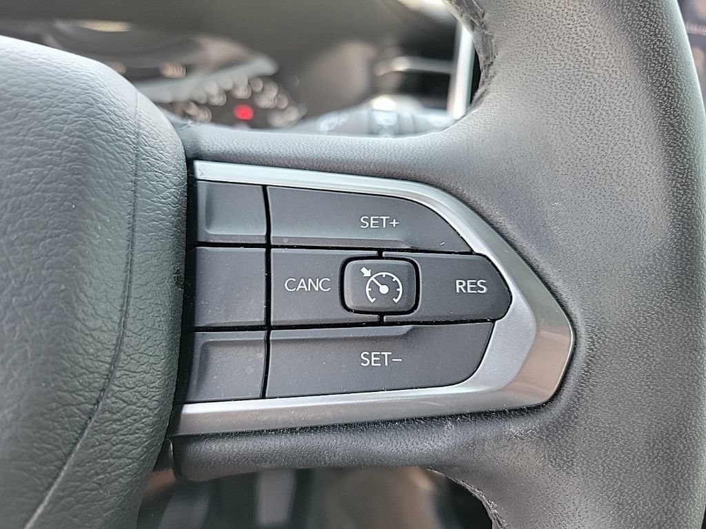 Used 2025 Jeep Compass Latitude AWD/4WD image 21