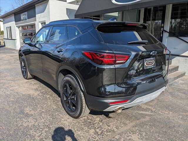 Used 2024 Chevrolet Blazer LT w/ Convenience Package FWD image 3