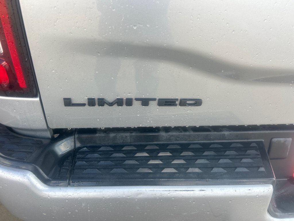 Used 2023 RAM 3500 Limited w/ Night Edition AWD/4WD image 6