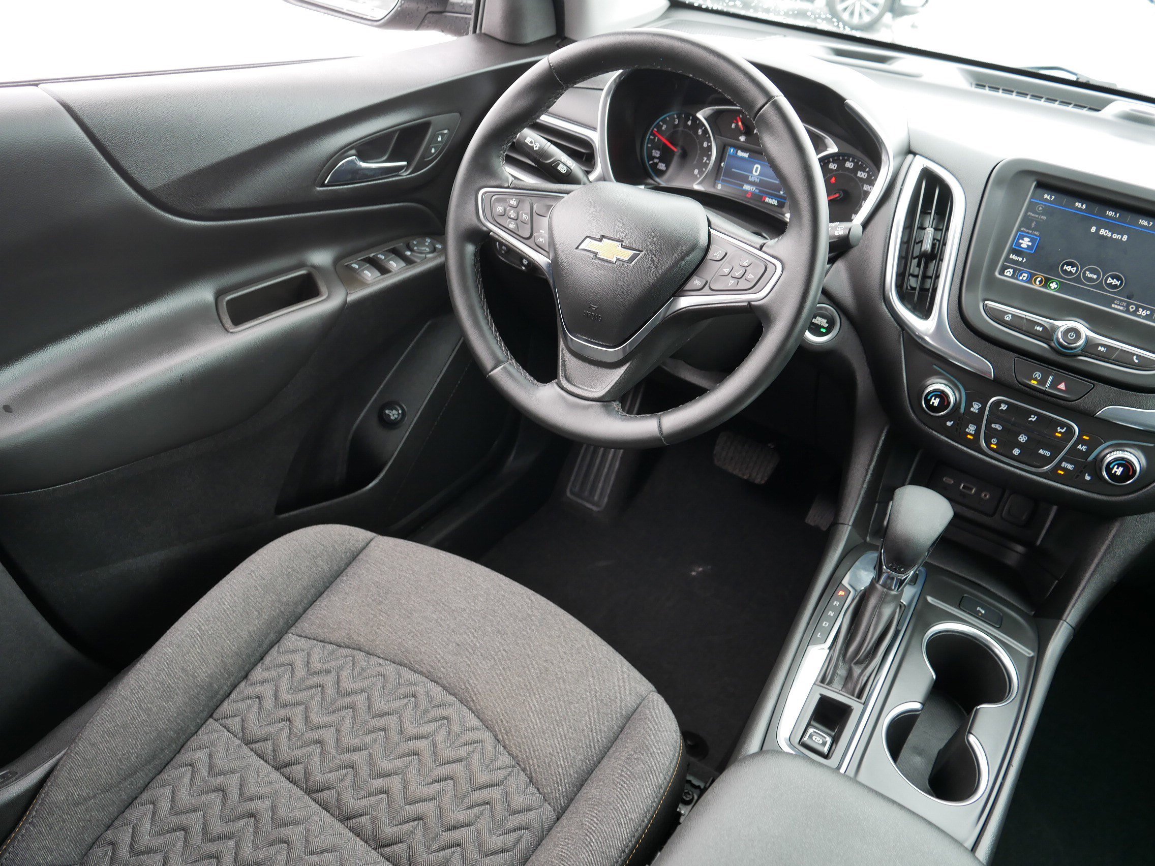 Used 2024 Chevrolet Equinox LT image 9