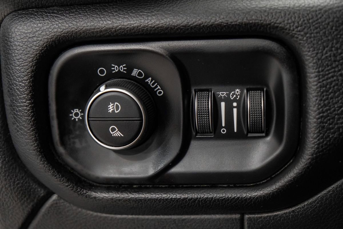 Used 2024 RAM 3500 Laramie w/ Towing Technology Group AWD/4WD image 28