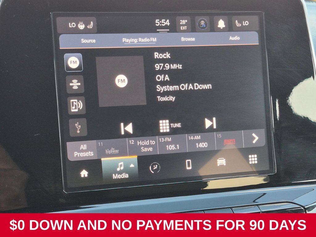 Used 2025 Jeep Compass Latitude w/ Sun & Sound Group AWD/4WD image 18