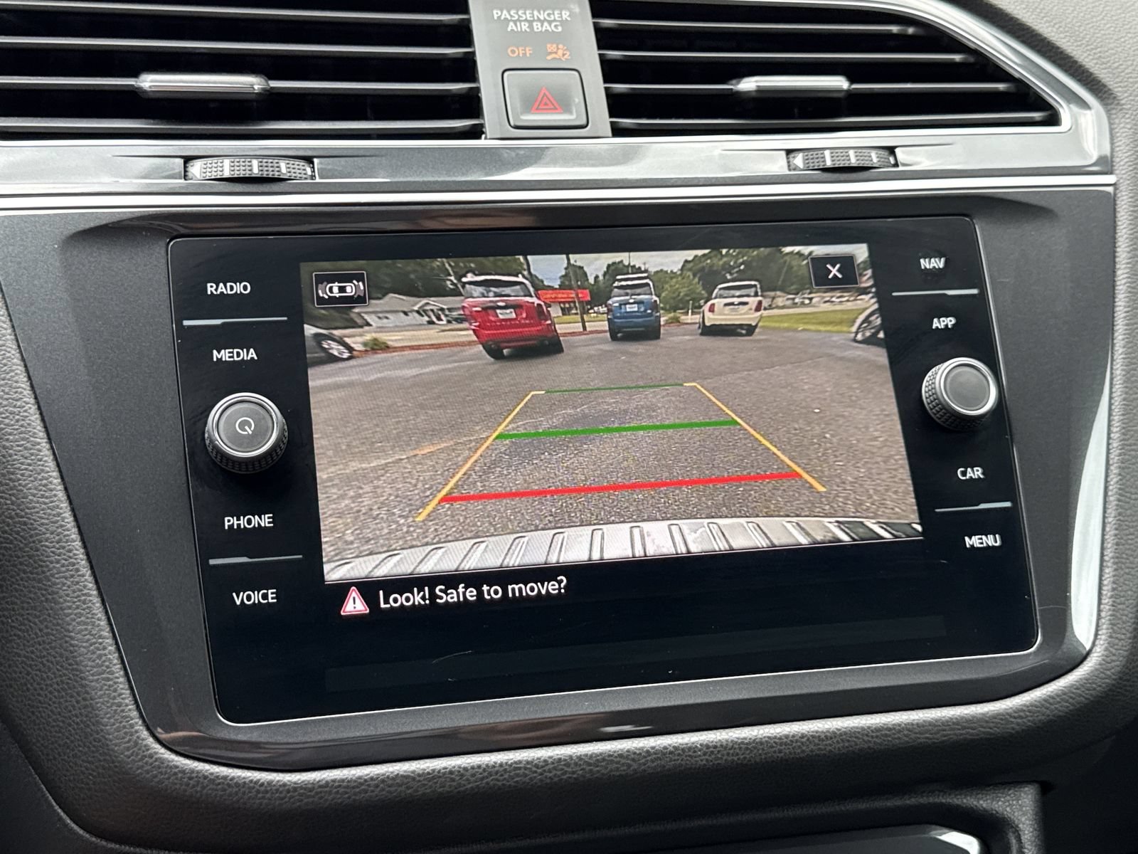 Used 2022 Volkswagen Tiguan SEL R-Line AWD/4WD image 22
