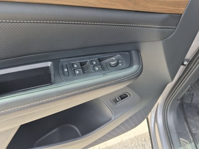 Used 2025 Volkswagen Atlas SE FWD image 10