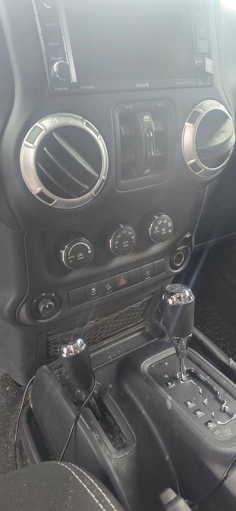 Used 2014 Jeep Wrangler Unlimited Sahara w/ Dual Top Group image 10