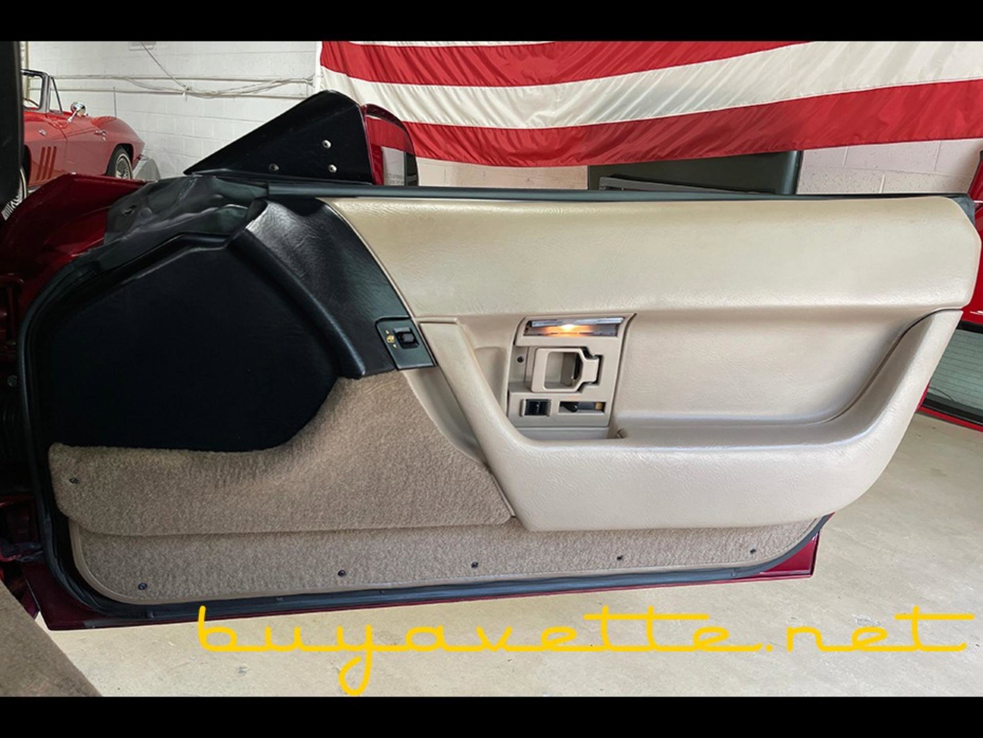 Used 1992 Chevrolet Corvette Convertible image 25