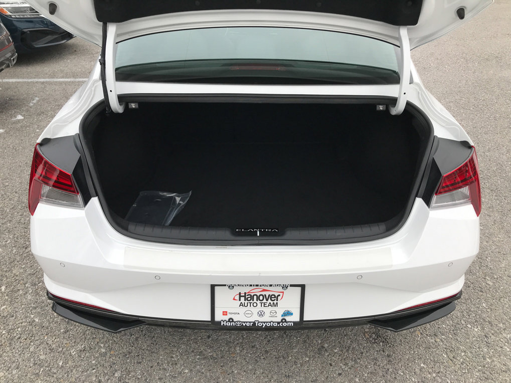 Used 2023 Hyundai Elantra Limited image 29