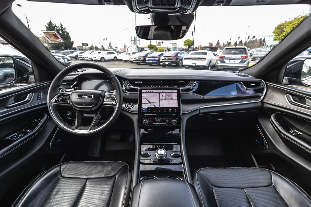 Used 2023 Jeep Grand Cherokee Overland w/ Rear Seat Video Group I AWD/4WD image 24