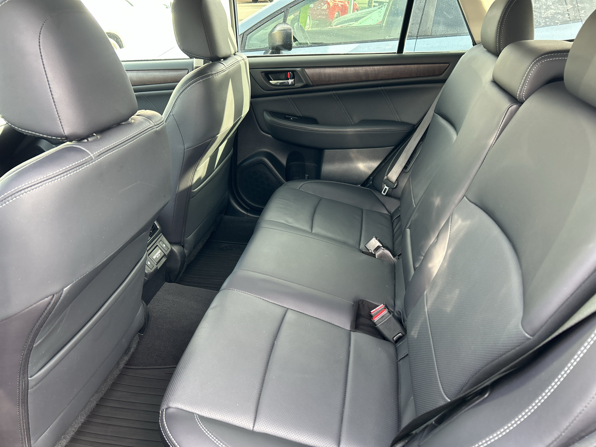 Used 2018 Subaru Outback 2.5i Limited AWD/4WD image 11