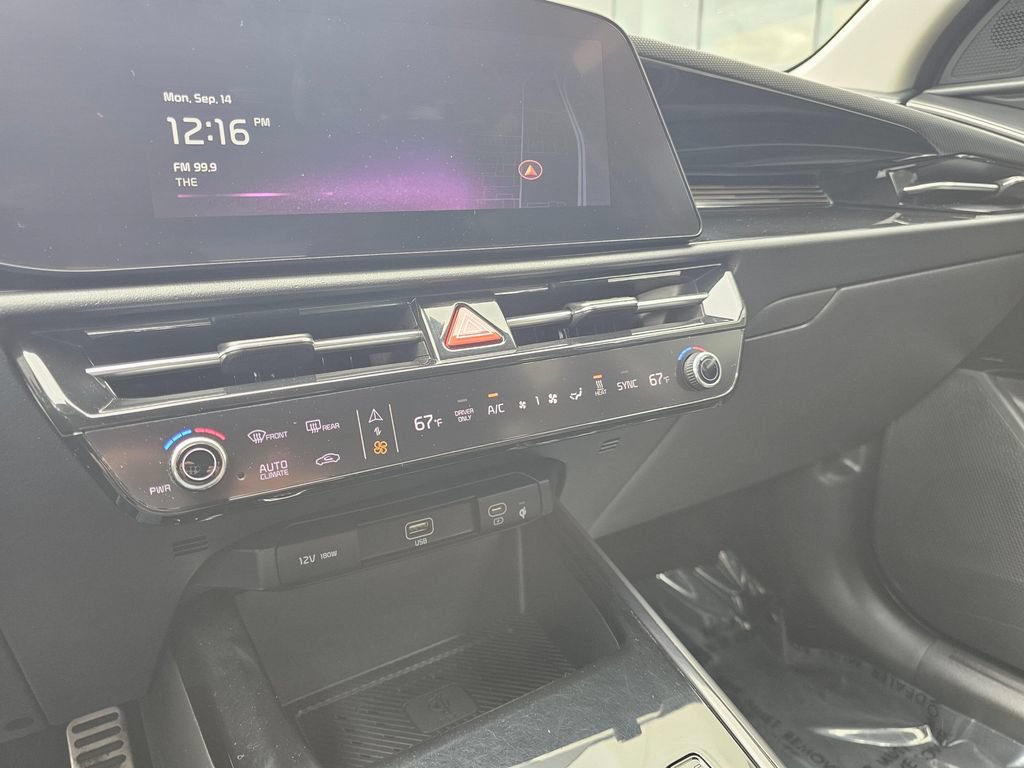 Used 2023 Kia Niro Wave w/ Wave Preserve Package FWD image 29