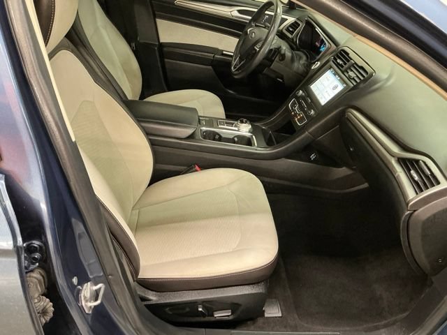 Used 2019 Ford Fusion SE w/ Equipment Group 151A FWD image 19